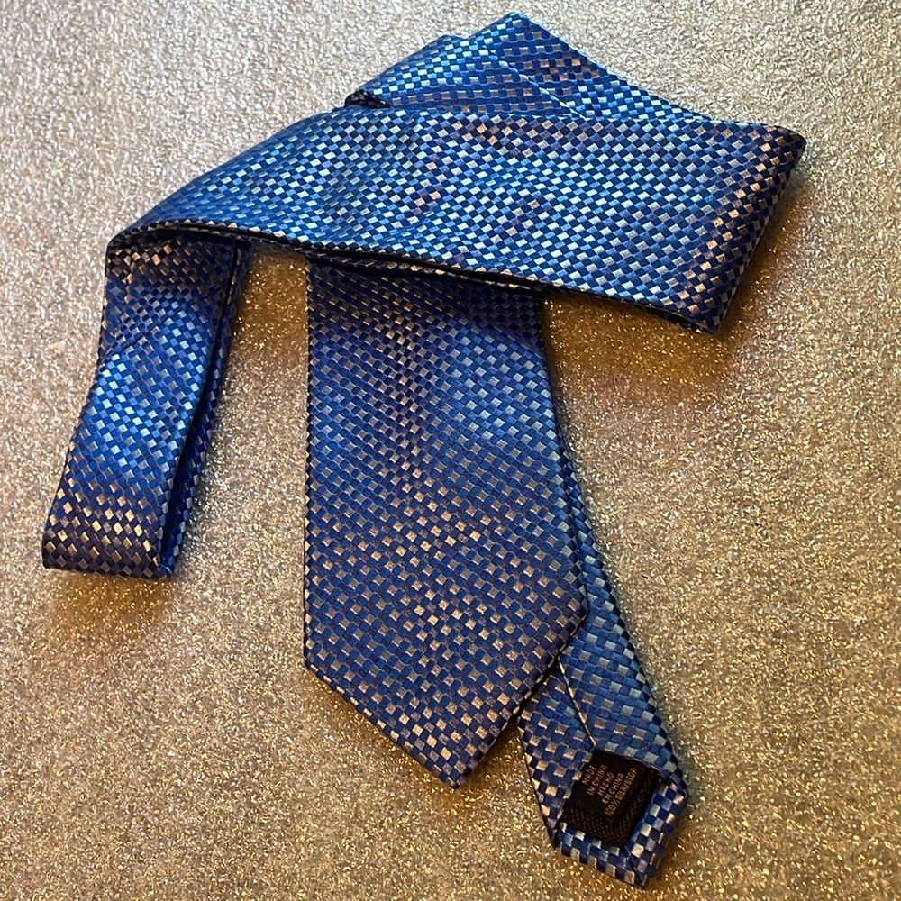 Donald J Trump Mens Silk Tie Gray Necktie Blue Silver Checkered